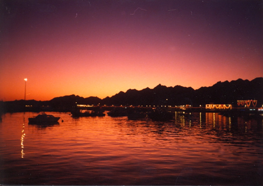 muttrah_harbour_at_dawn