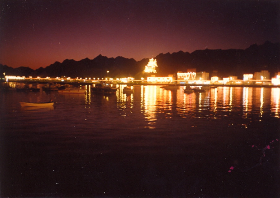 muttrah_harbour_at_night