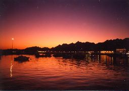 muttrah_harbour_at_dawn