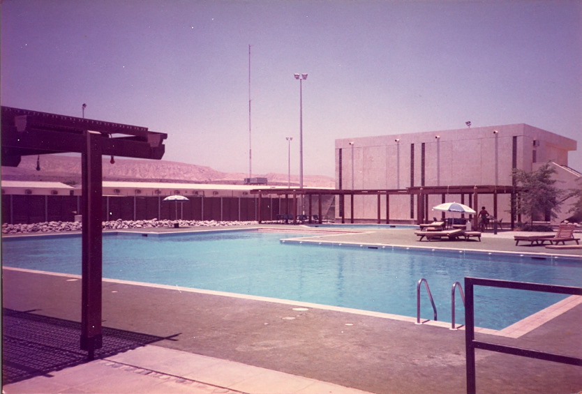 squ_staff_club_pool