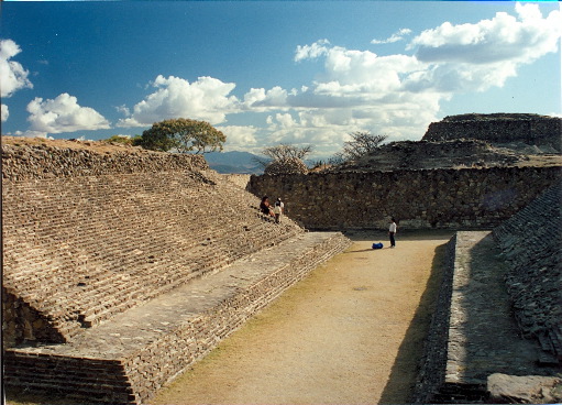 monte_alban_ball_court